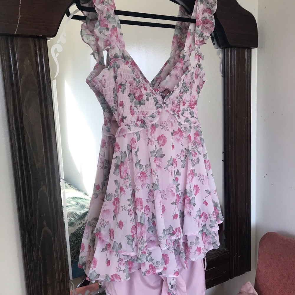 🎀 Altar'd State Pink Floral Rose Print Ruffle Romper - Picture 5 of 5